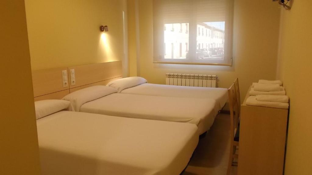 Hostal Europa Castejón Стая снимка